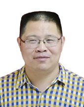 尹育文
