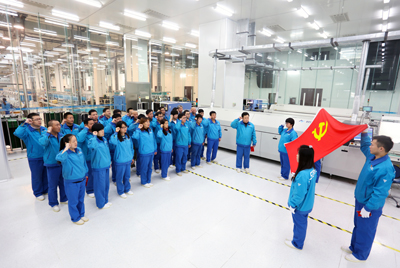 北信公司全体党员重温入党誓词