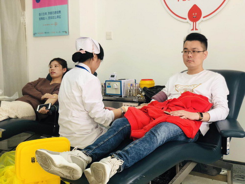 上通公司组织职工无偿献血献爱心