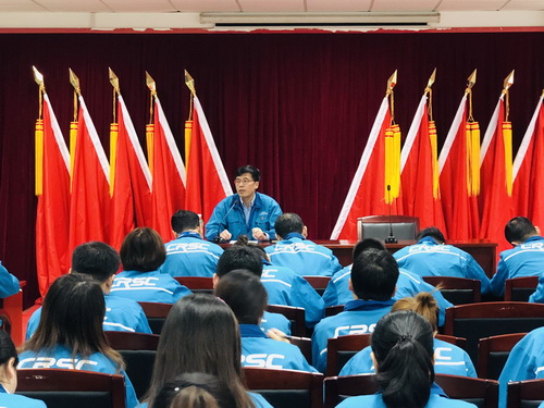 注重发挥党建引领作用，上通公司领导班子带头讲党课