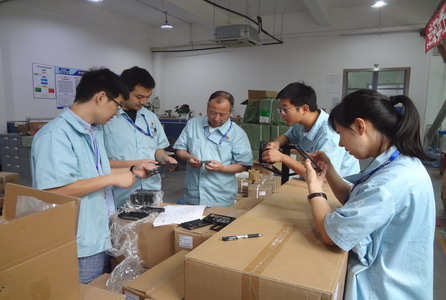 技术支部配合质量月活动开展党日活动
