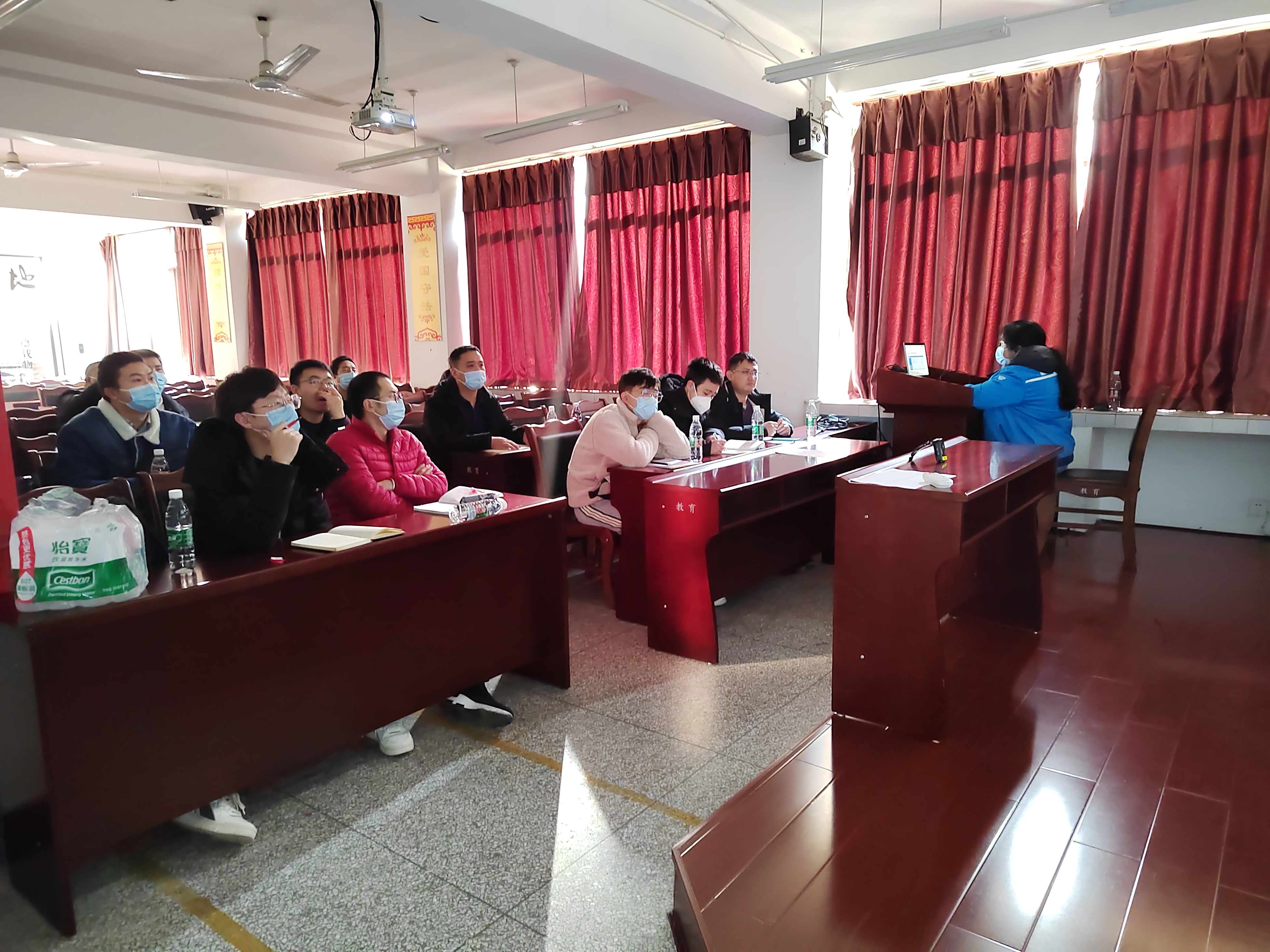 成通公司圆满完成成都电务段计轴设备专项培训