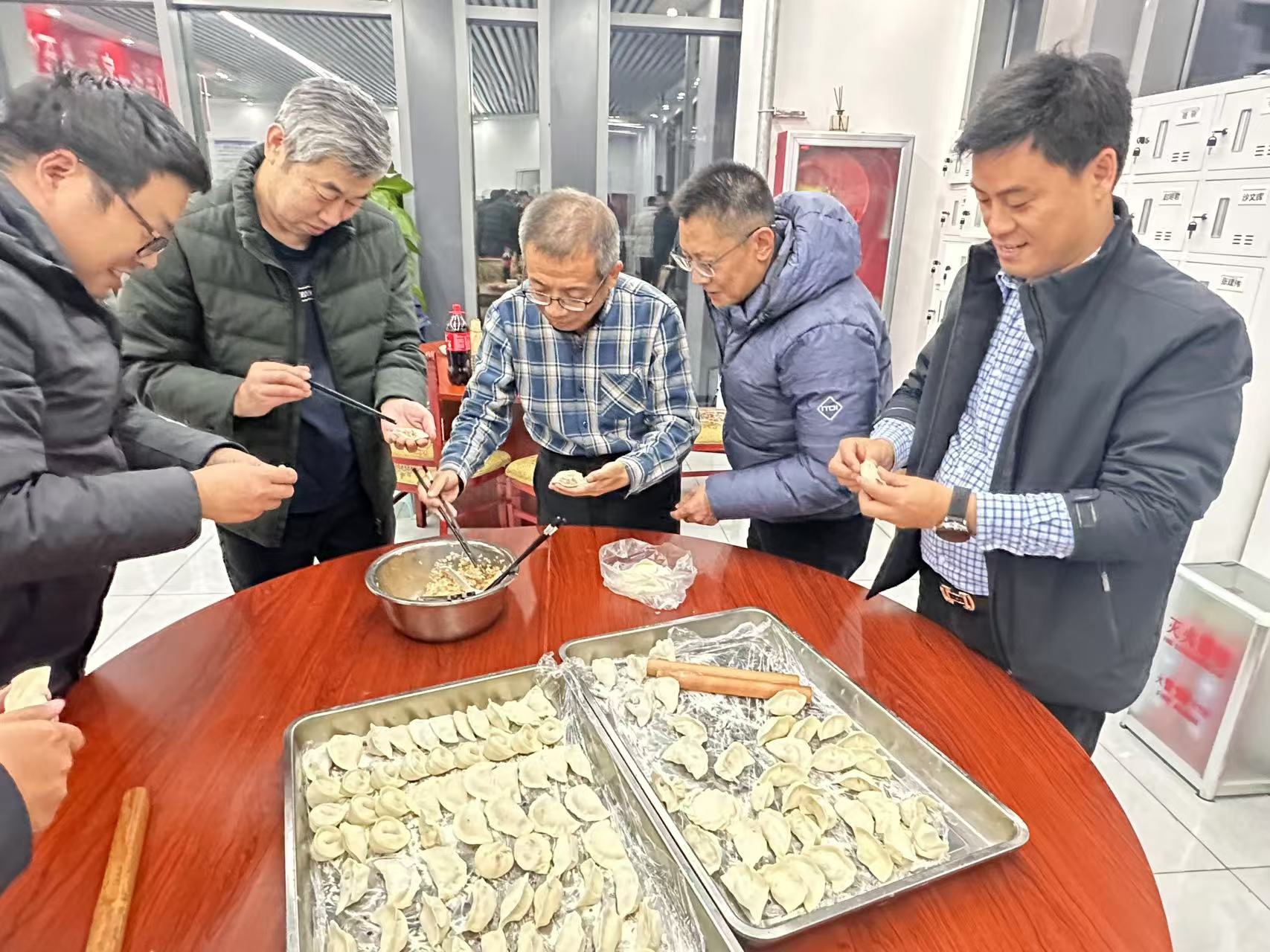 冬至吃饺子 浓情暖人心