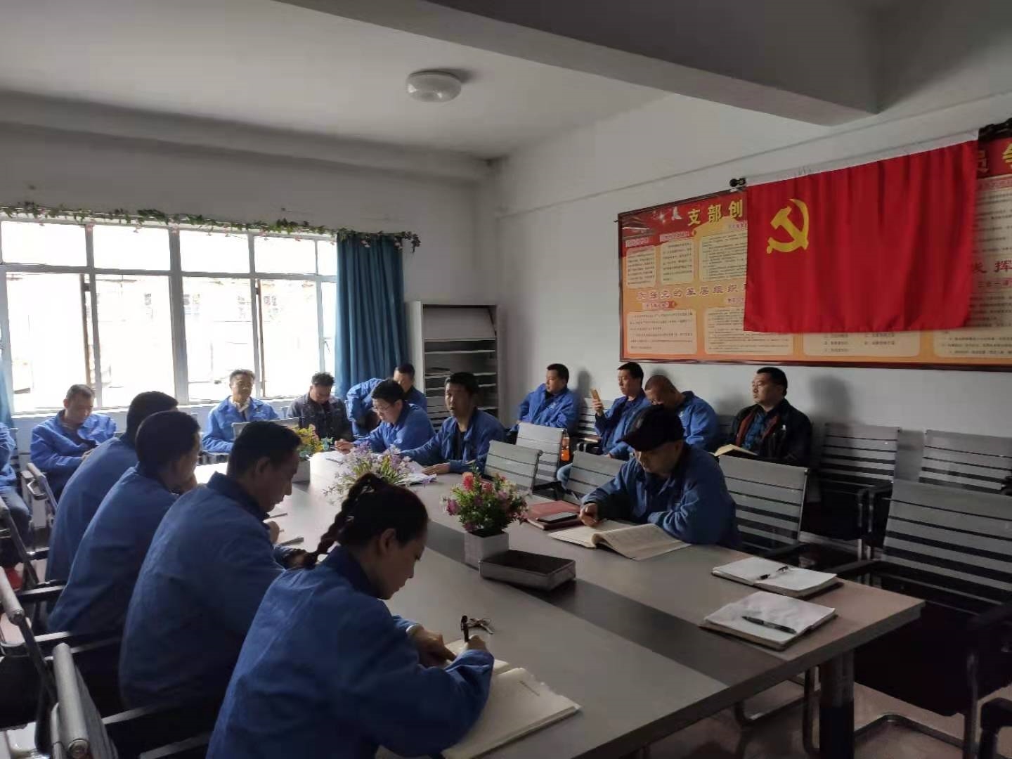 天缆公司党委书记深入基层宣讲党史