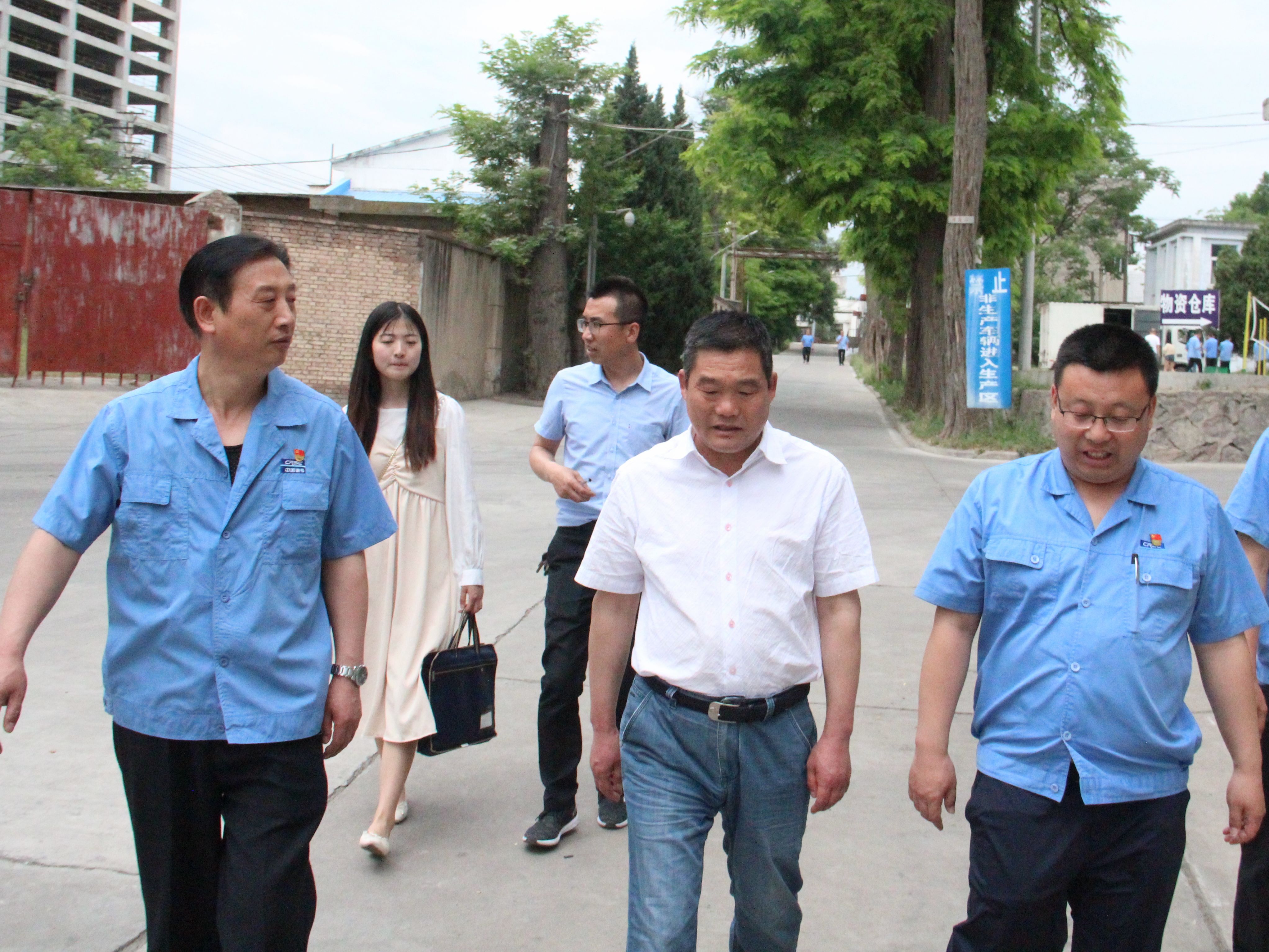 加强沟通交流  促进共同进步