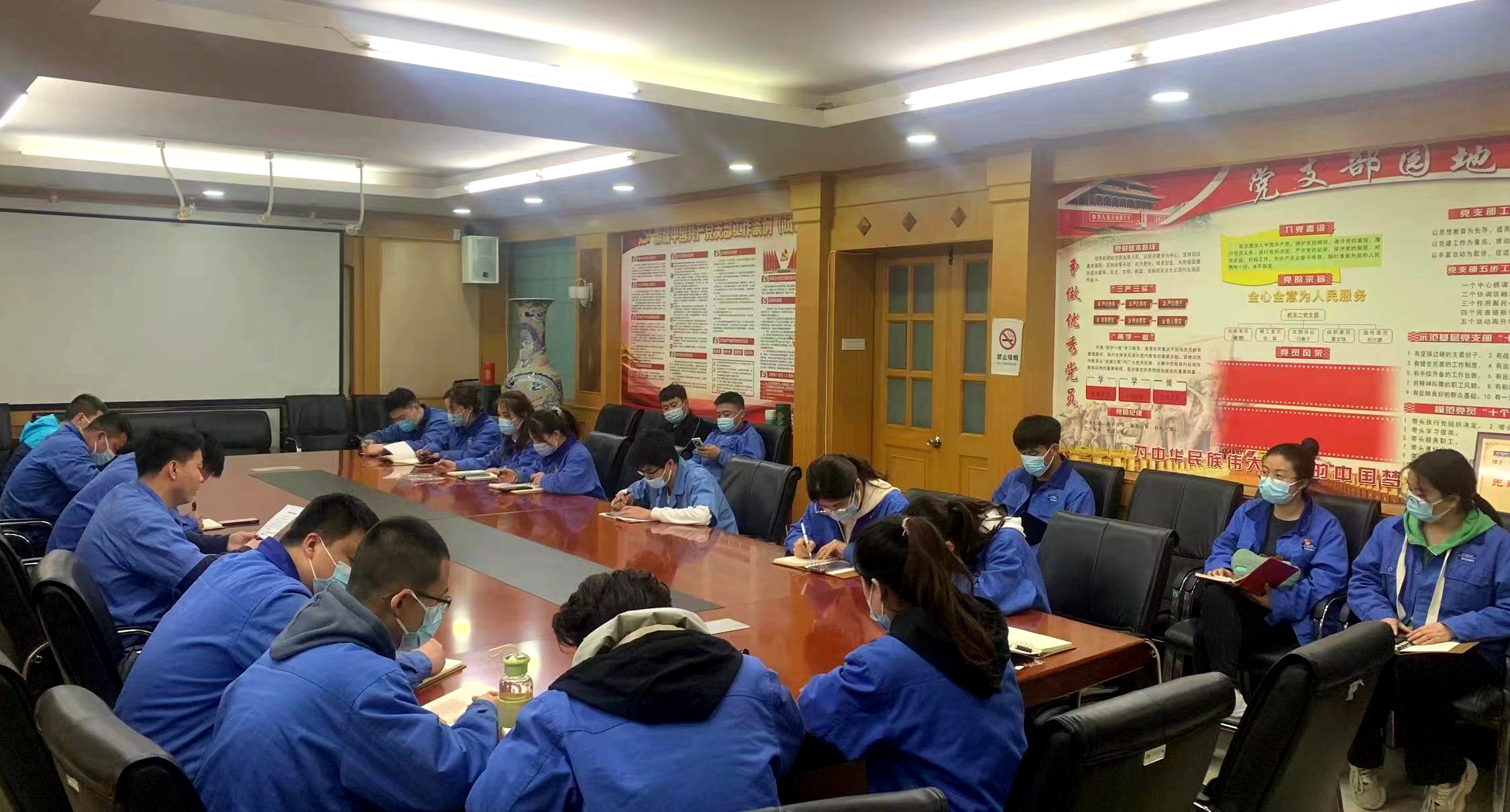天缆公司团委组织开展“党领导中国青年运动的光辉历程”专题学习