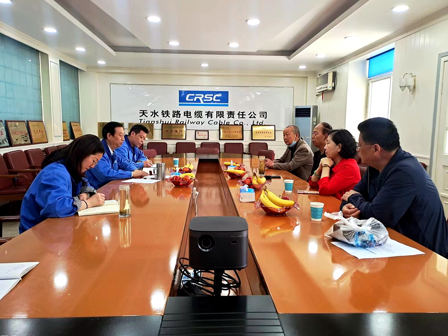天缆公司组织离退休党员职工召开“建言二十大”和“我看中国特色社会主义新时代”交流座谈会
