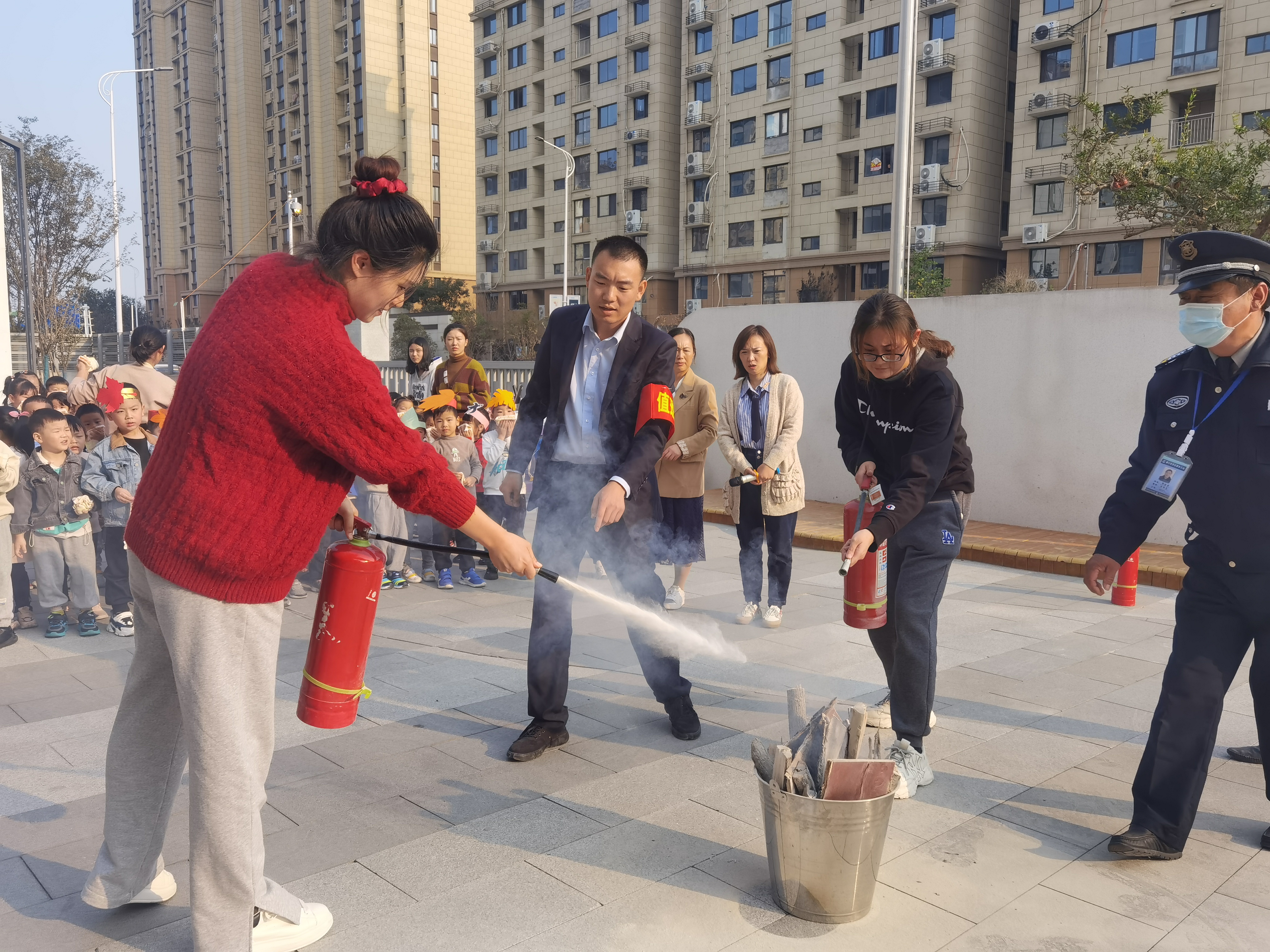 泰兴项目公司配合育红幼儿园文江园区开展消防演练活动