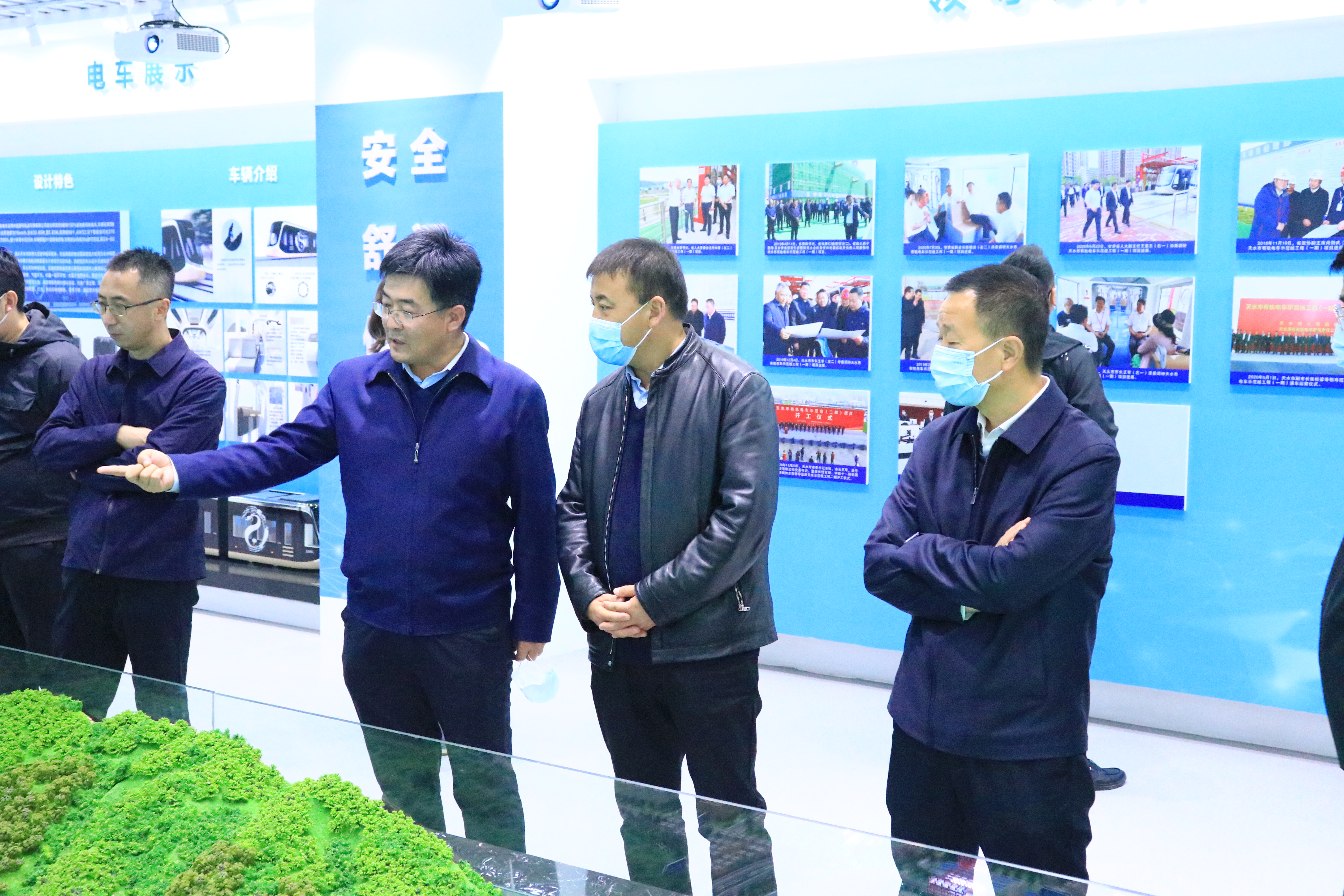 天水市住建局副局长胥建林调研天水有轨电车