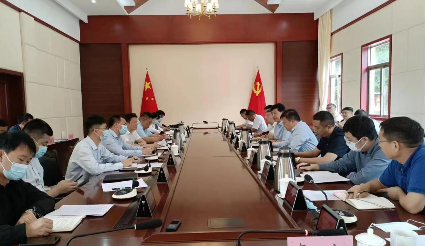 李旭拜会五指山市委副书记、市长陈国梁