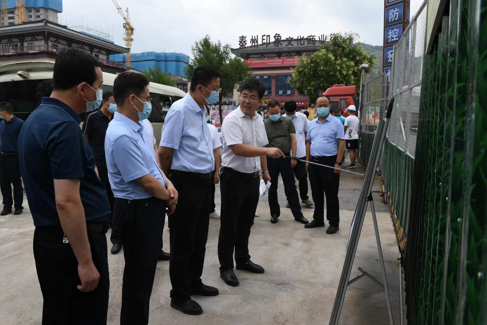 天水市委书记冯文戈、市长王国先调研天水有轨电车示范线工程（二期）