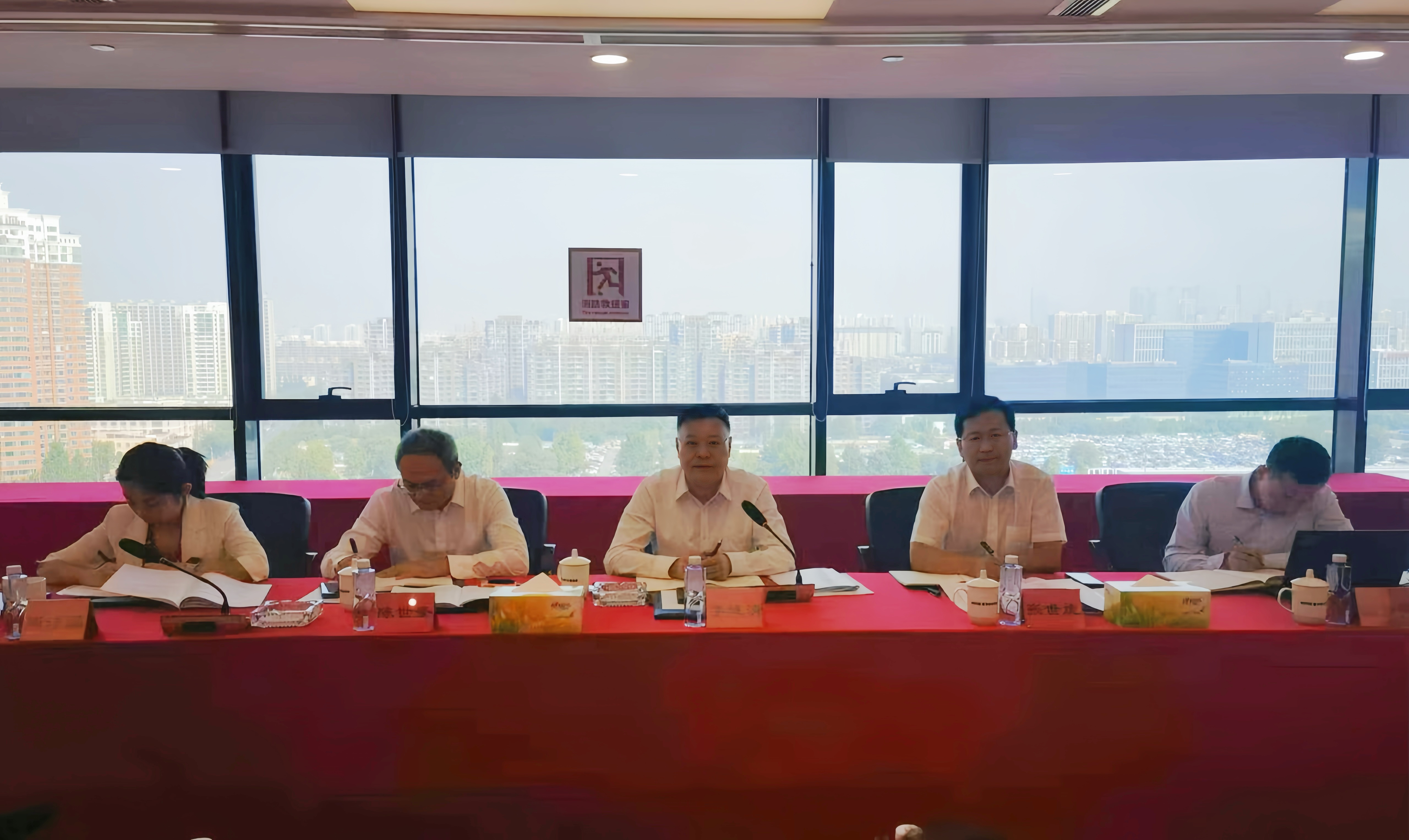 中国通号党委常委、总会计师李连清到通号投资集团开展工作调研