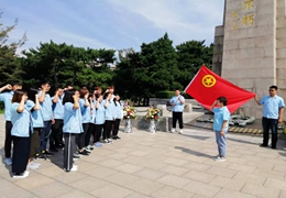 沈信团员青年重温入团誓词