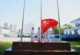 公司隆重举行升国旗仪式