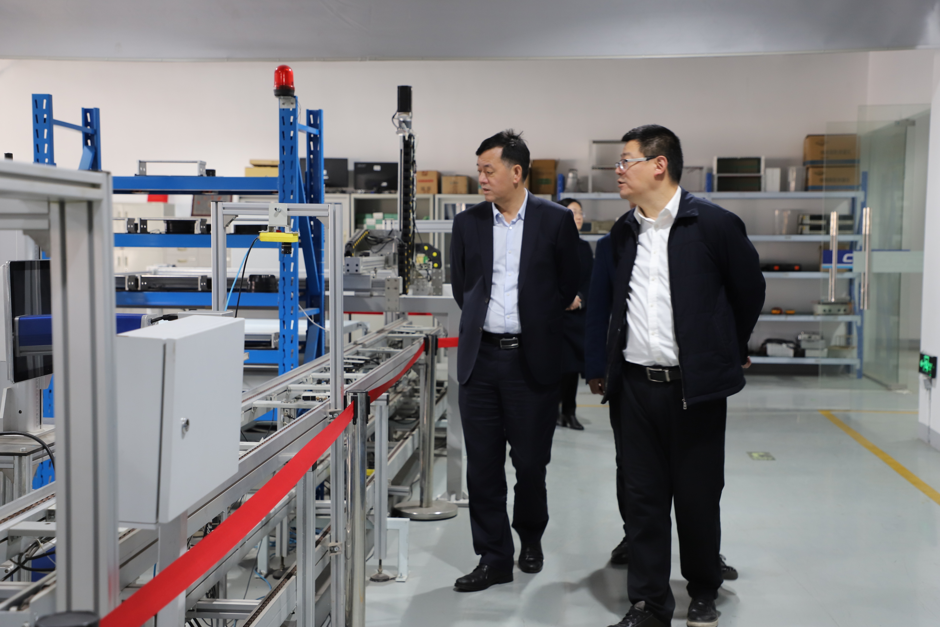 徐红阳深入通号万全公司开展调研并督导民主生活会